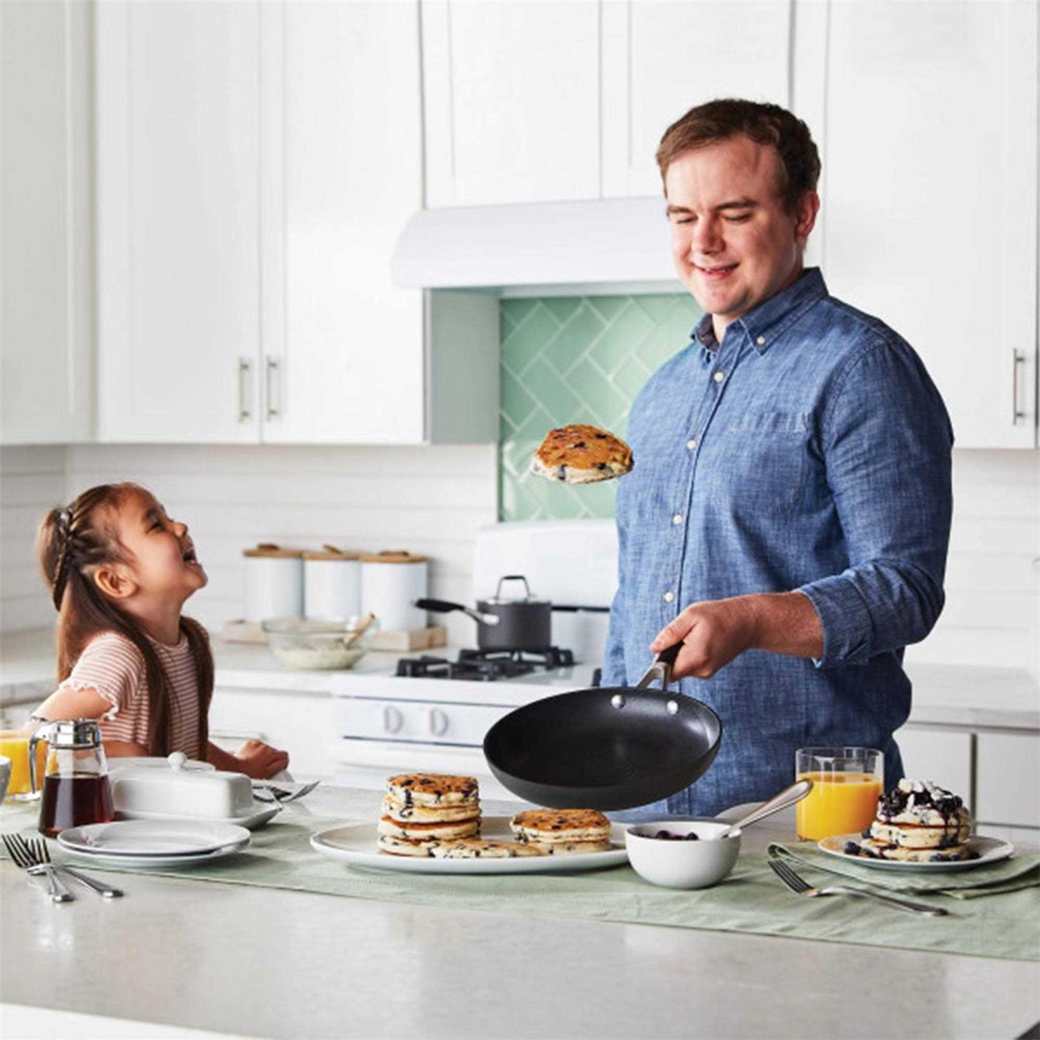 Calphalon Classic 3.5 Quart Hard Anodized Nonstick Cookware Sauce Pan with Lid - Image 4