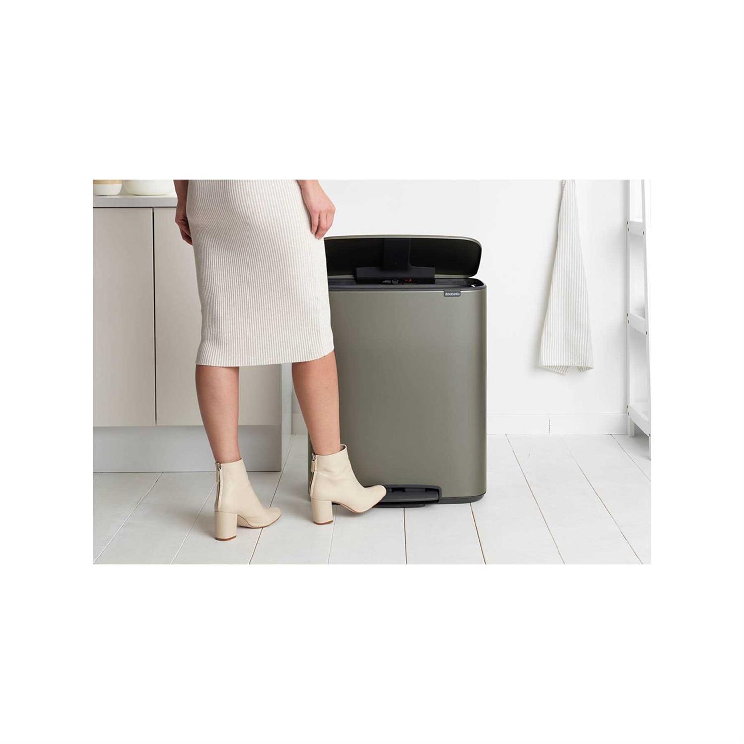 Brabantia Bo Pedal Bin - Image 4