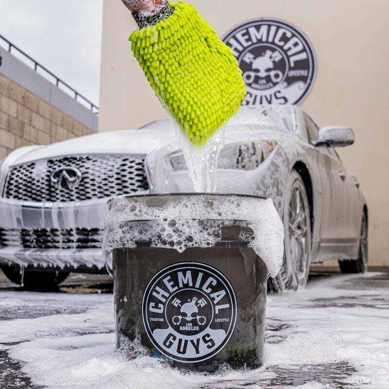 Chemical Guys Heavy Duty Detailing Bucket Smoked Black - Image 5