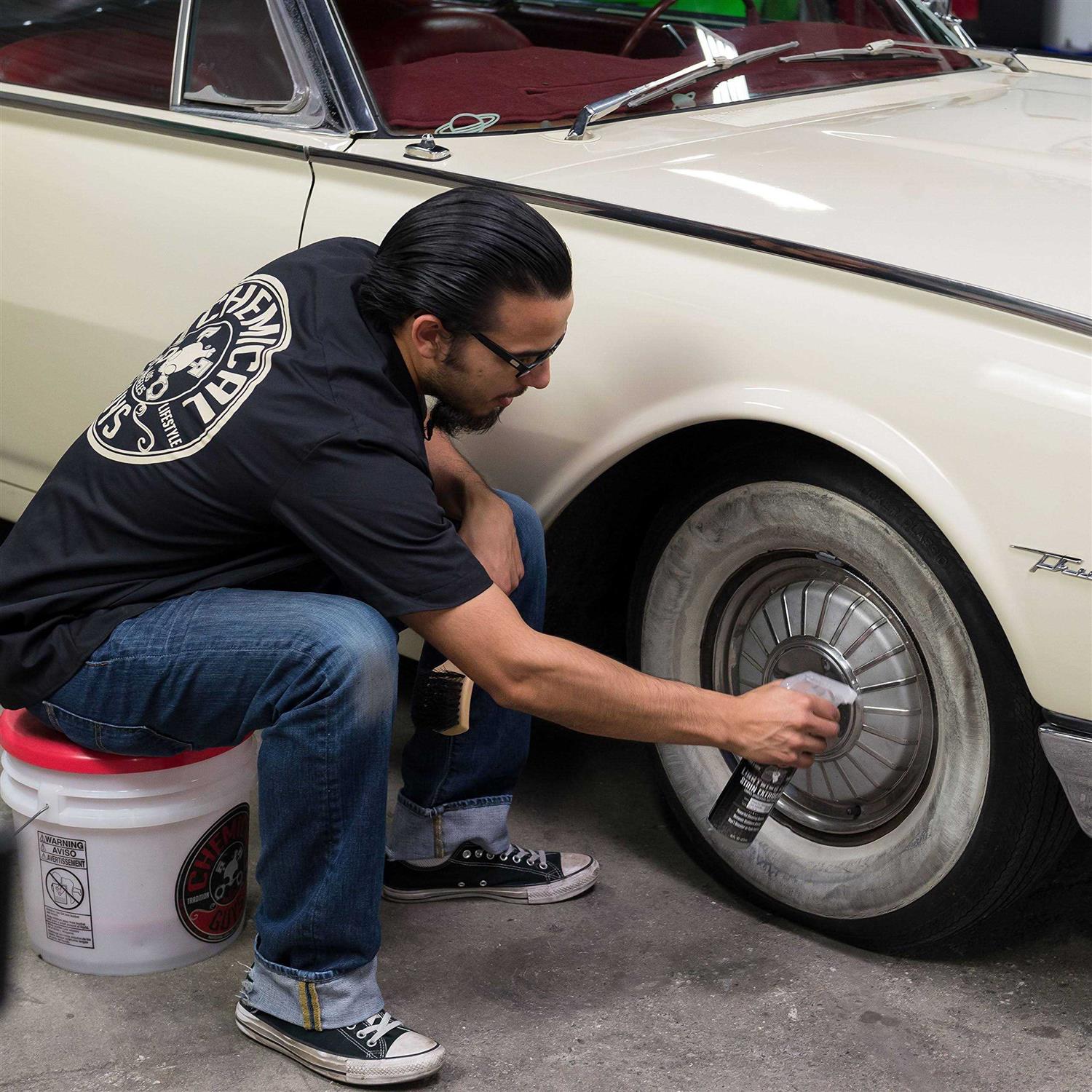 Chemical Guys SPI_191 Lightning Fast Carpet Upholstery Stain Extractor - Image 3