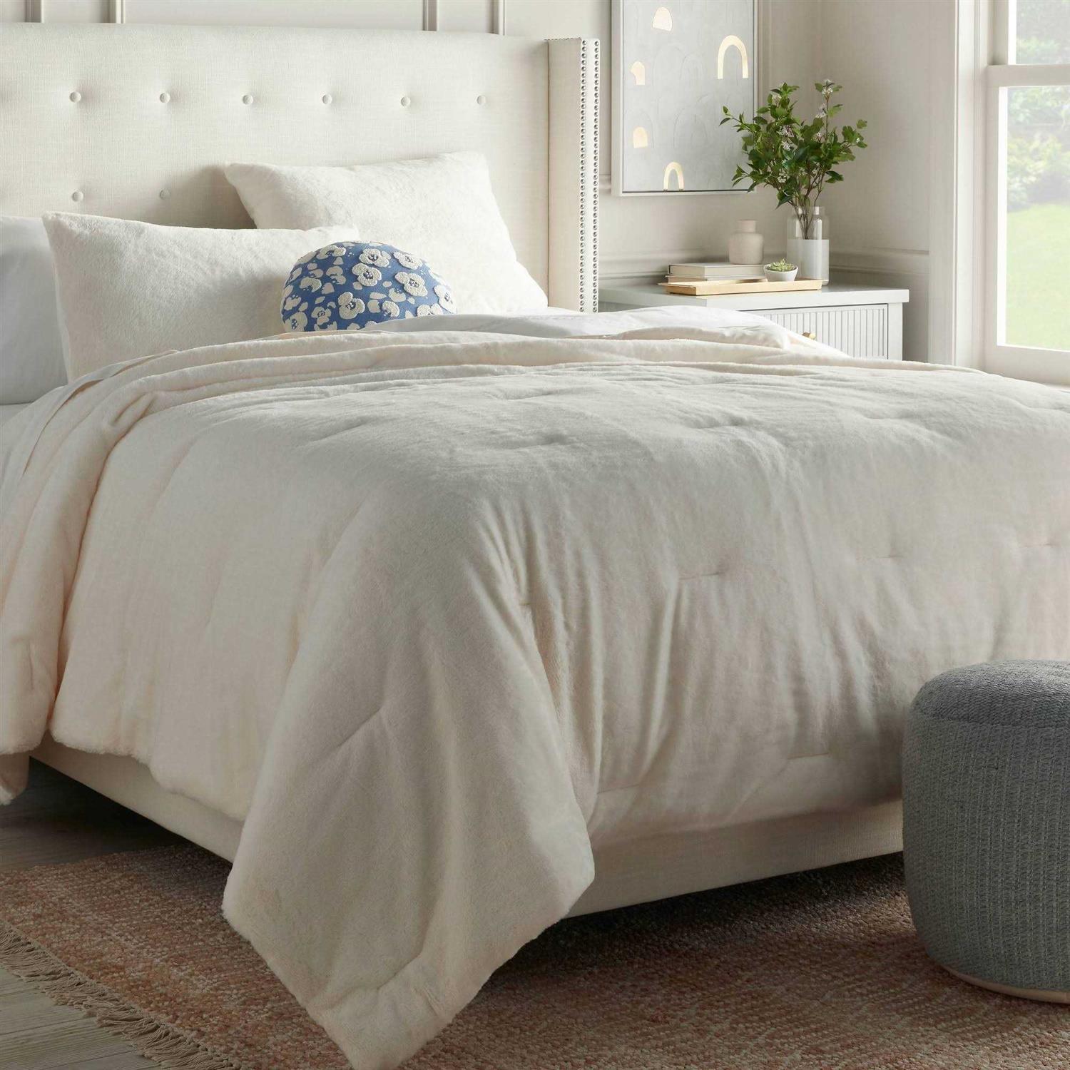 Threshold 3pc Luxe Faux Fur Comforter and Sham Set - Image 3
