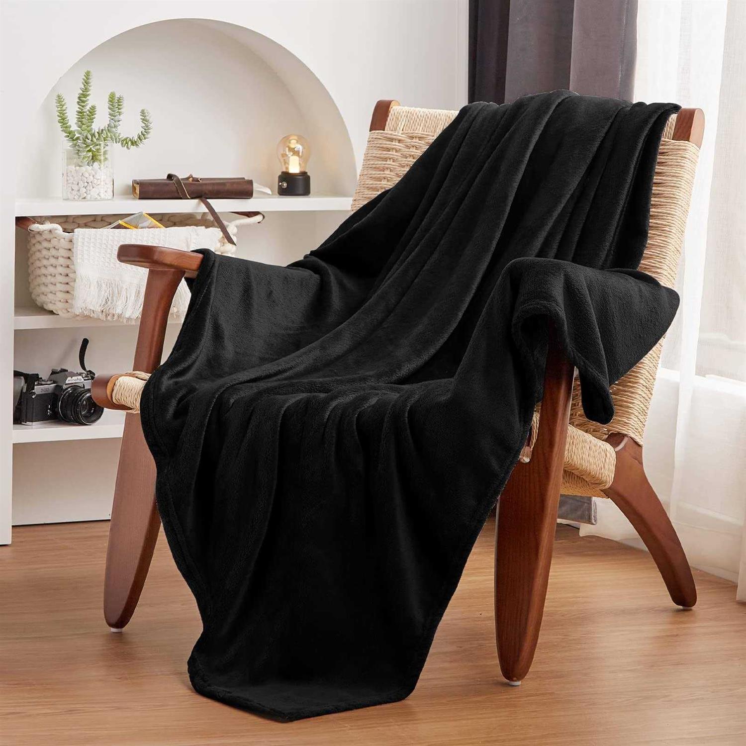 Cozylux Fleece Blanket Black 300GSM Lightweight Plush Fuzzy Cozy Soft Blankets And Sofa - Image 3