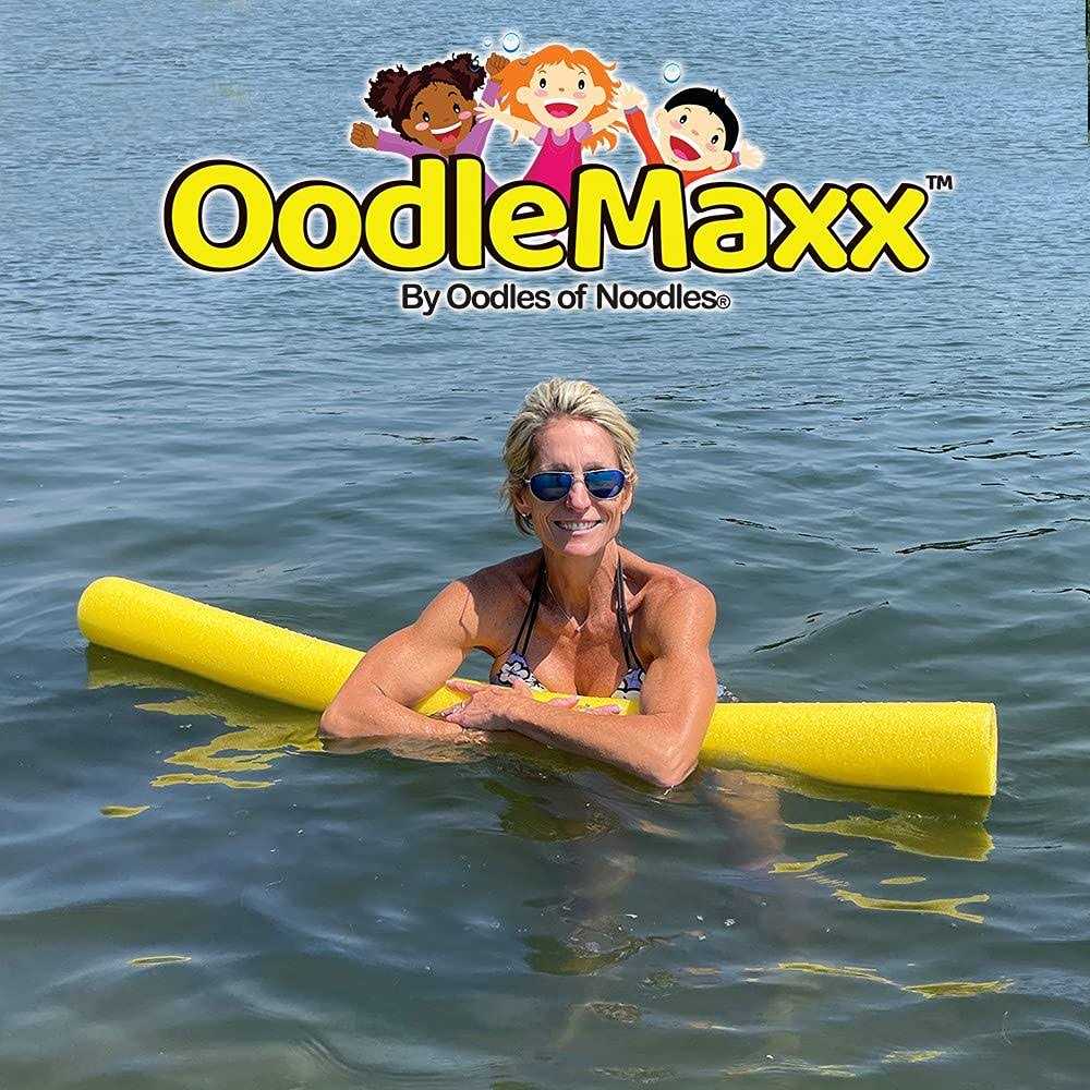 Oodles of Noodles OodleMaxx Giant Pool Noodle - Image 4