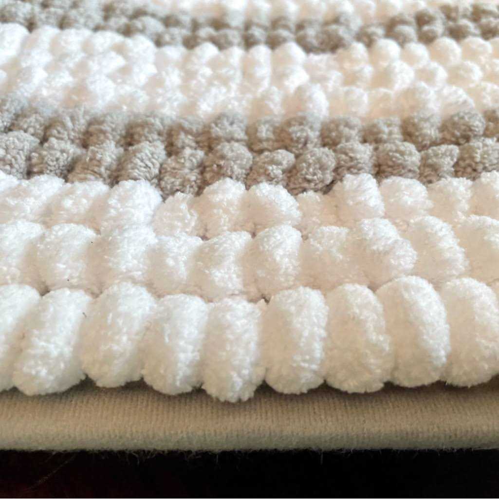 Room Essentials 17x24 Chunky Chenille Memory Foam Bath Rug - Image 4