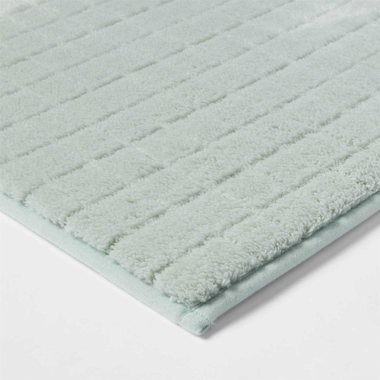 Room Essentials 17x24 Velveteen Grid Memory Foam Bath Rug - Image 4