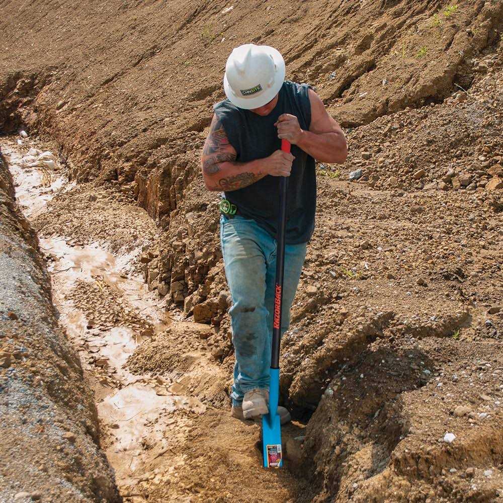 Razor-Back 43 in. Fiberglass Handle Trenching Shovel - Image 3